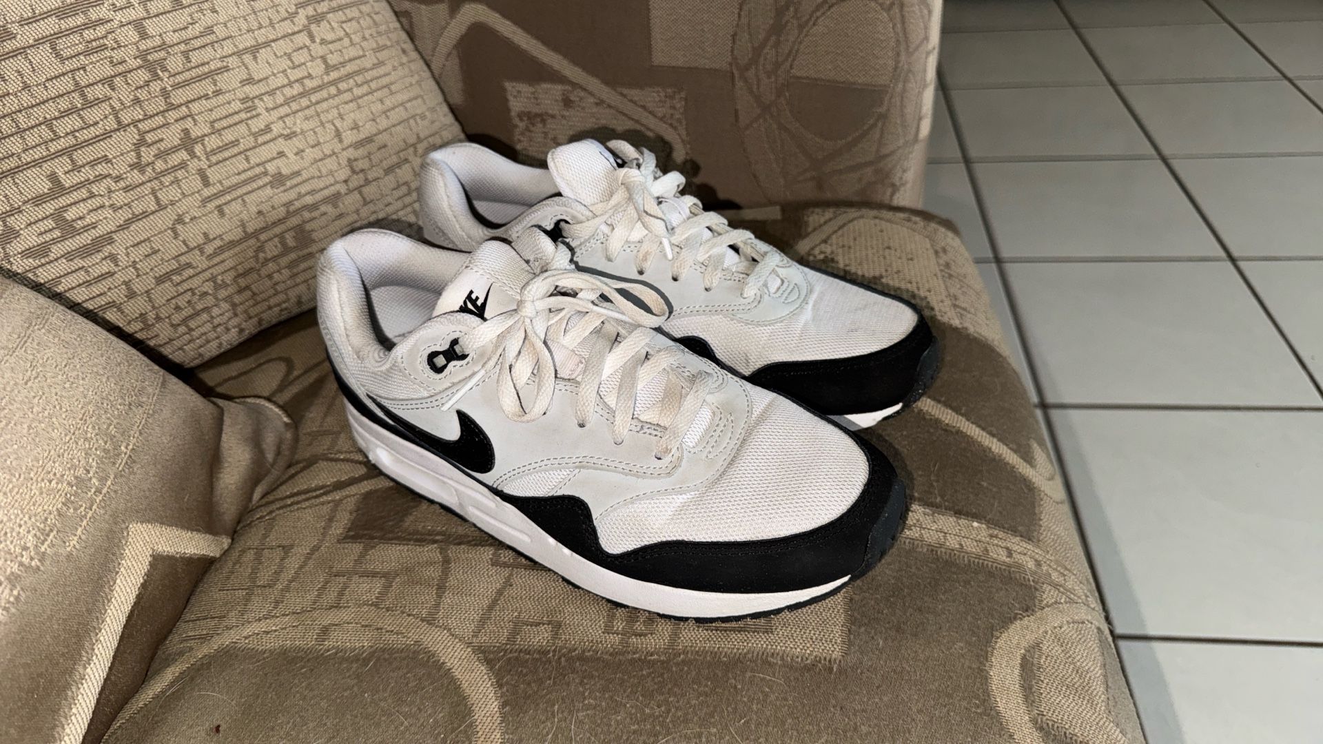 Nike Air Shoes Size 7y