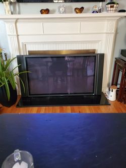 Panasonic TH-50PH9UK 50" inch HD Professional Plasma Display & wall mount , 10,000:1 Contrast Ratio, 16:9