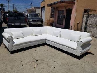 BRAND NEW 9X9FT SECTIONAL COUCHES WHITE LEATHER CUSTOM MADE AVAILABLE