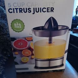 $14 New in Box Electric Juicer.