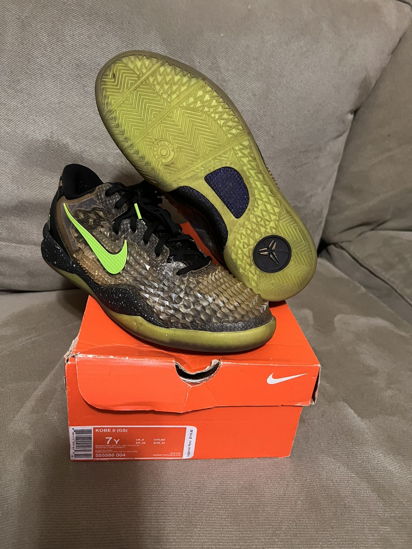 Rare Authentic Nike Kobe 8 Black Electric Green Size 7 Youth, Not Undefeated, Grinch, Chaos, Bruce Li