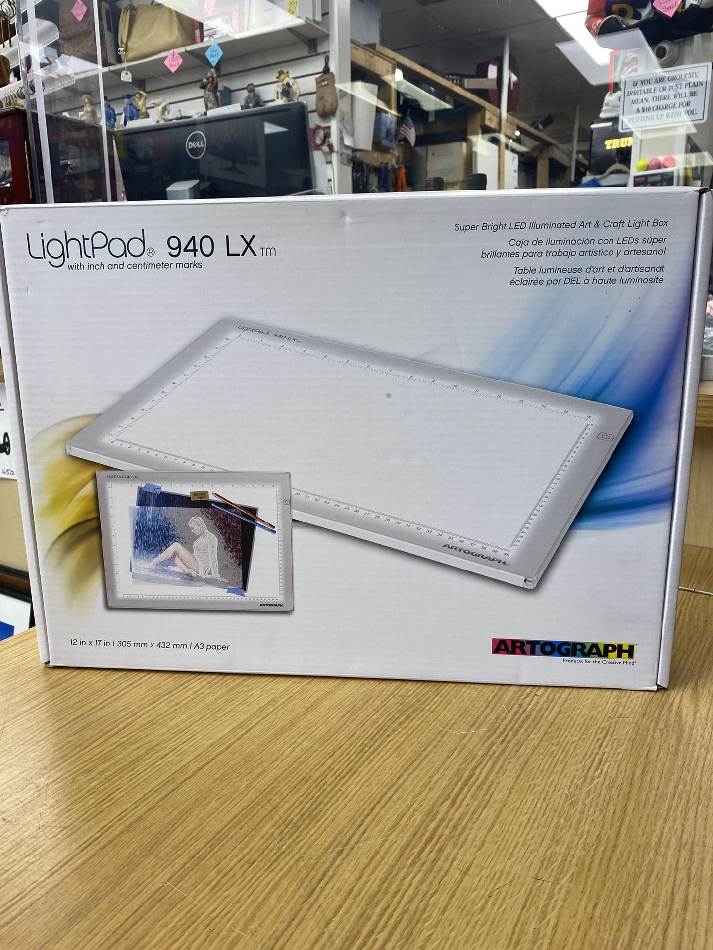 Artograph LightPad 940 LX 17" x 12" Dimmable LED Light Box for Drawing & Tracing Brand new Sealed ZIP code 33487 Highlights 17 x 12-inch illuminated w