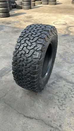 1 - 325/65/18 (35in) Bfgoodrich AT Tires Installed