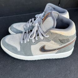 Nike Jordans Boys 7.5y