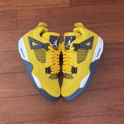 Air Jordan 4