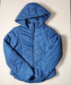 Woman's/ girl's rain jacket size: M