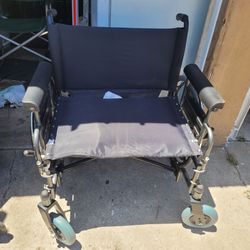 MEDLINE OVERSIZED OBESE WHEELCHAIR 27" WIDTH ELEVATED LEGREST CAPACITY 700 LBS HEAVY DUTY