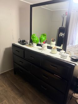 Dresser with mirror