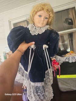 11 Porcelain Dolls