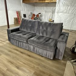 Gray Pull-Out Sleeper Sofa / Sofa Bed
