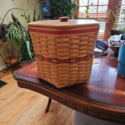 Longaberger  Snowflake Basket With Lid And Inserts