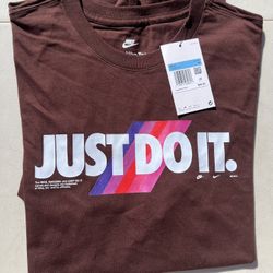 New Men’s Nike Shirt Size Medium 