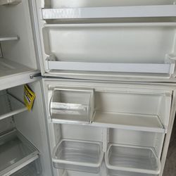 Large Refrigerator Great Condition 