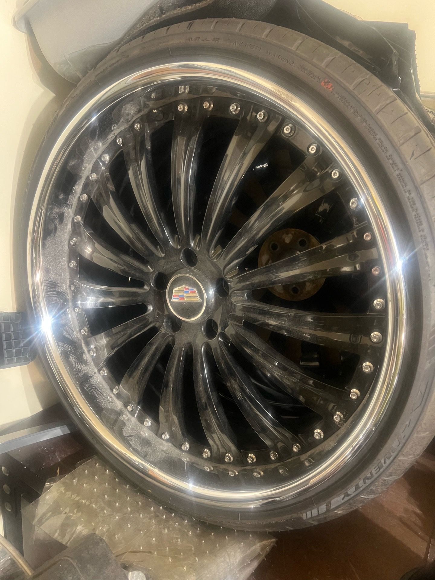 22 inch. 3 peace rims. with new tires came off a SCS Cadillac 2005.
