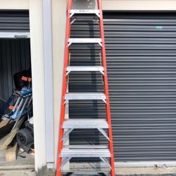 8ft. Fiberglass Step ladder