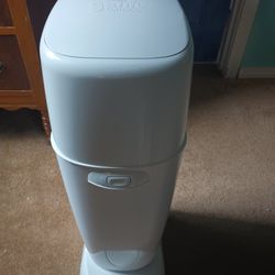 Diaper Genie w/ 3-Pack Liners