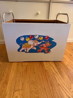 Vintage toy box / kids storage