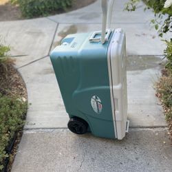 COLEMAN 100 Quart Xtreme Wheeled Cooler