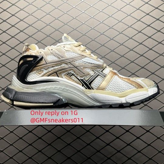 B.alenciaga Runner