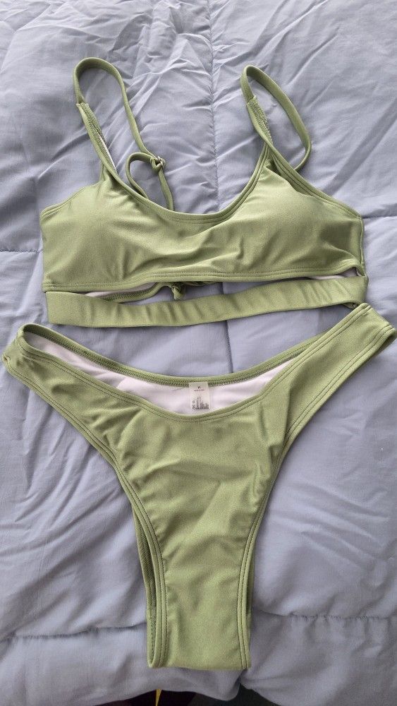 New Green 2 Piece Bikini Size Medium