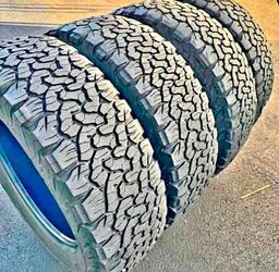 265 65 17 Bfgoodrich ko2 tires Con 80% de Vida Las 4