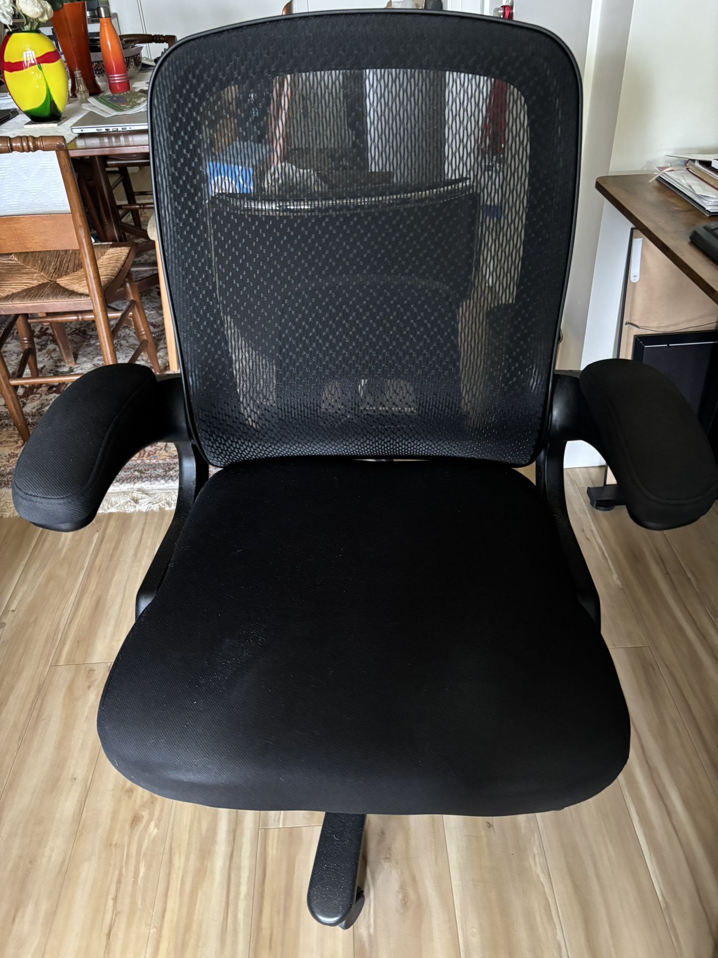 Office Chair With Larger Weight And Seat Capacity