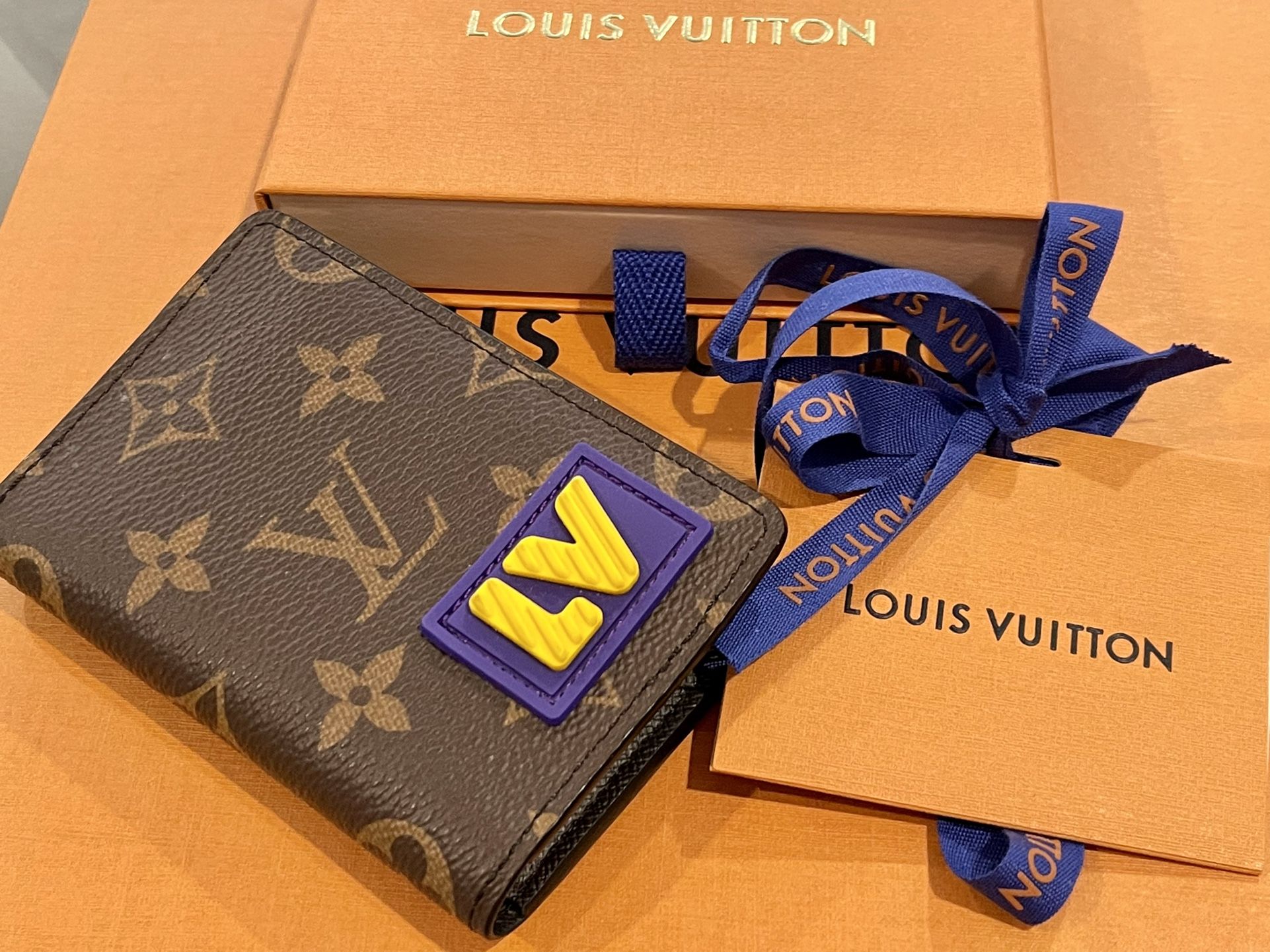 Louis Vuitton Upside Down Pocket Organizer for Sale in Glendale