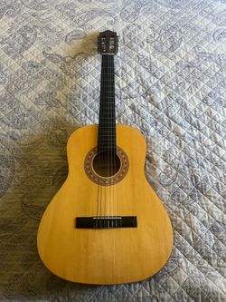 Acoustic Guitar - Diamond Brand