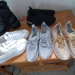 Women's shoes size 6, boots size 7