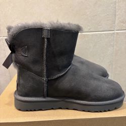 Brand new gray Mini Bailey Bow UGG Boots size 8