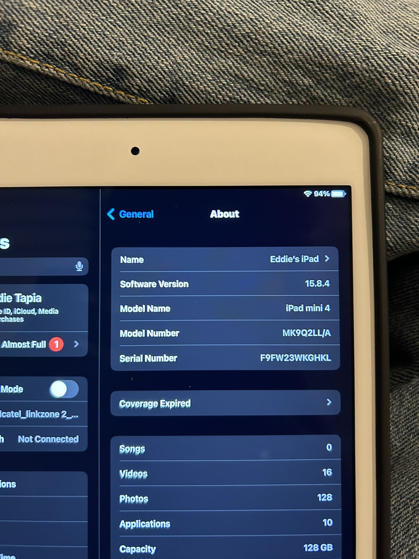 iPad Mini 4 (GOLD) 128 GB With Keyboard