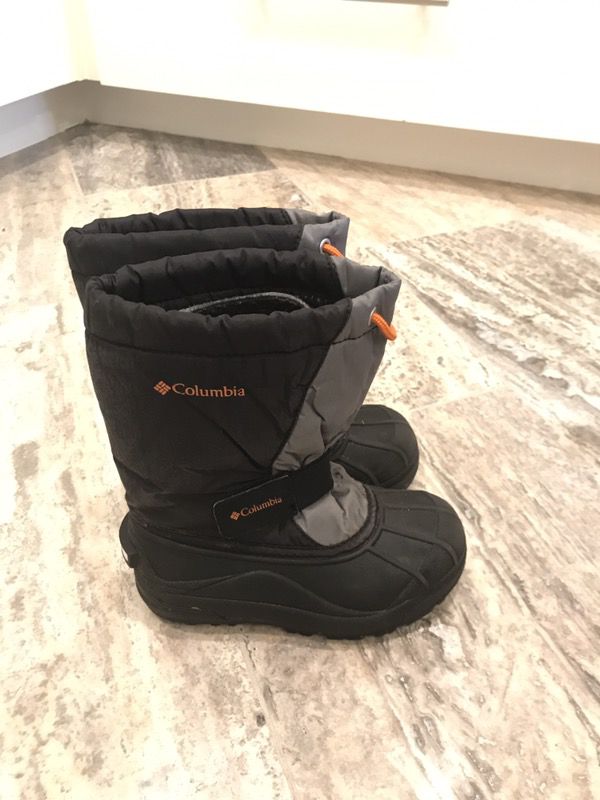 Sorel Columbia snow boots kids size 12