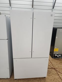 Kenmore White French Door Refrigerator Works Great Like New only $200 READ FULL DESCRIPTION