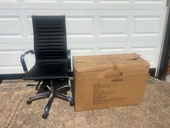 Brand New Executive Office Chair Black Chrome Ribbed Design