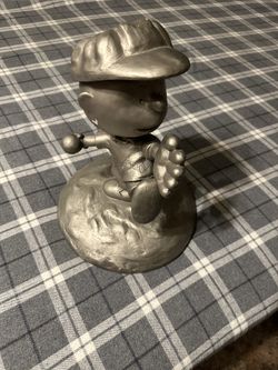 Charlie Brown Metal Statue
