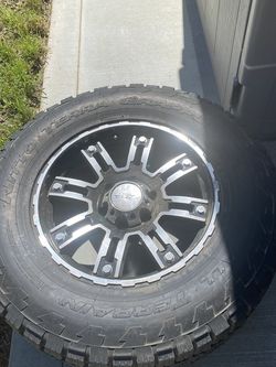 285 65 R18 Rim And Tire