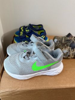 Nike Toddler Sneakers Gray Green Swoosh(1-2 year olds)