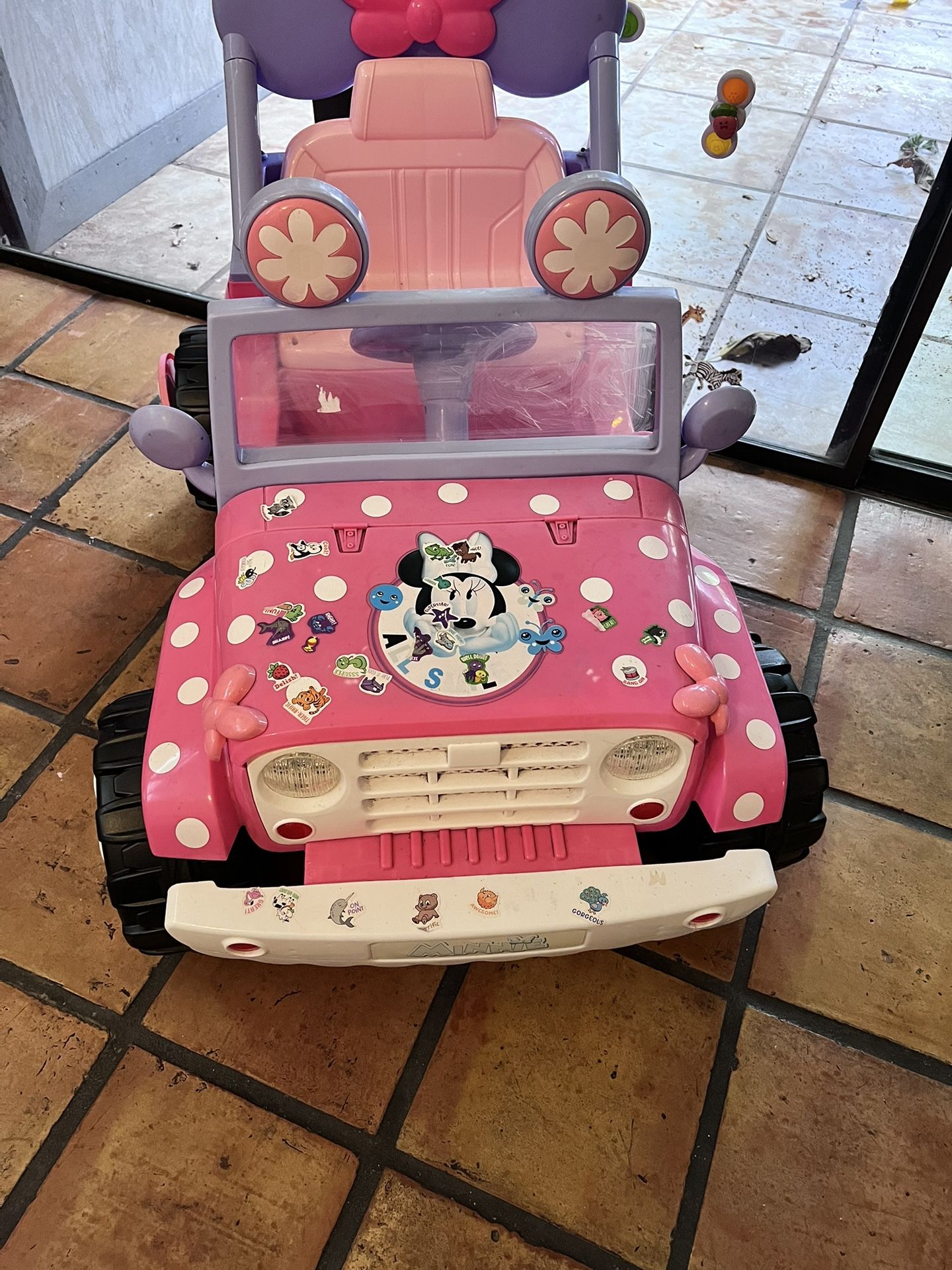 minie mouse car