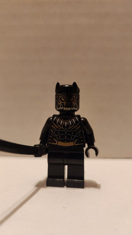 Erik Killmonger (Golden Jaguar) Minifigure