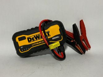 Dewalt 2500A Jump Starter / Power Bank