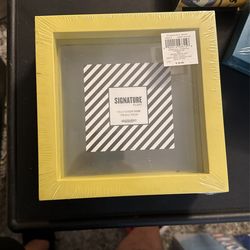 Two 7X7 Float Frame, Lime/yellow Color