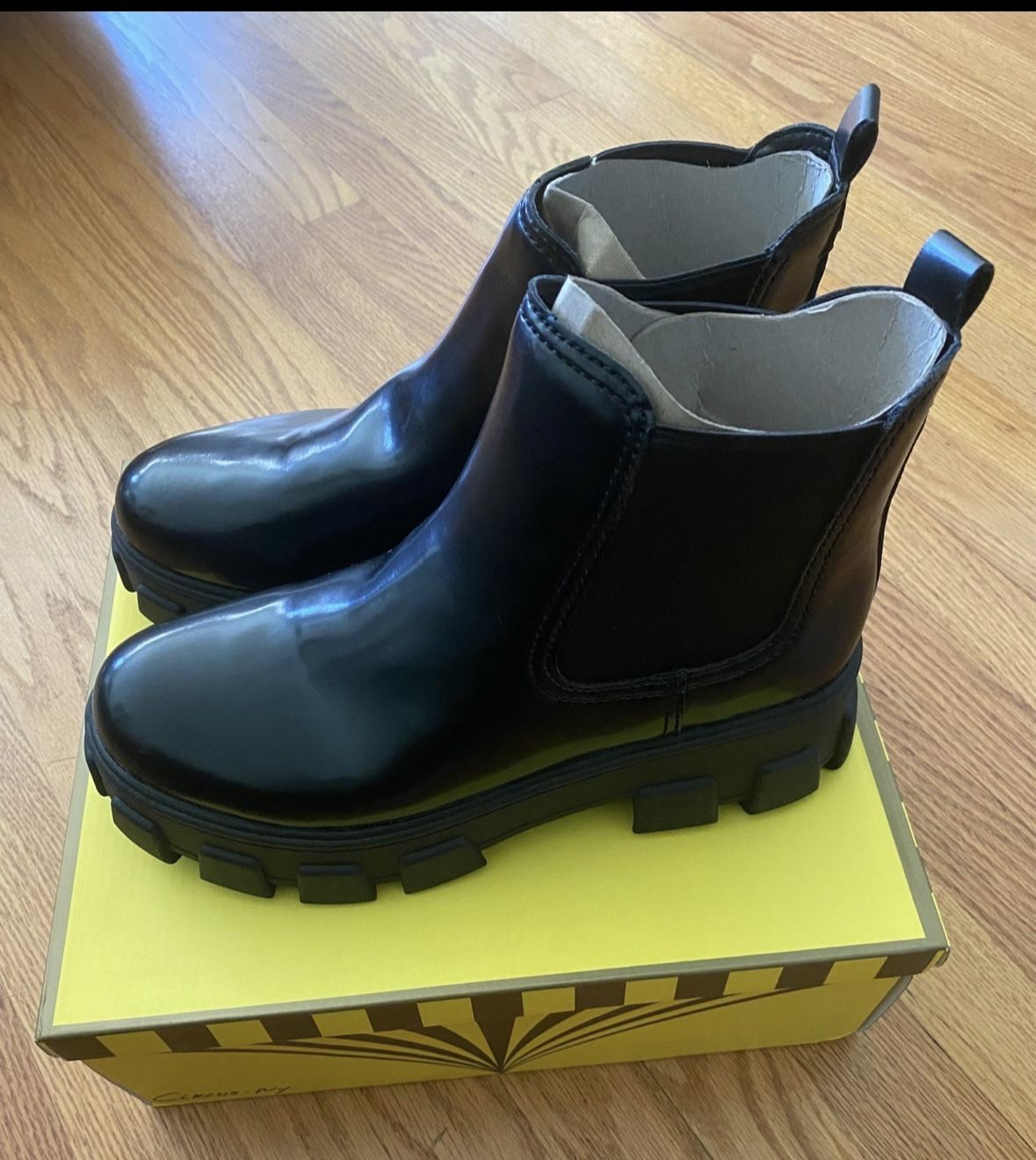 Circus by Sam Edelman Ankle Boots Women’s 10M Black DARIELLE Shoes Lug Sole NIB