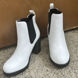 White Ankle Boot With Chunky Heal