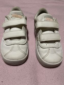 7t - Girl’s Adidas White Shoes$10