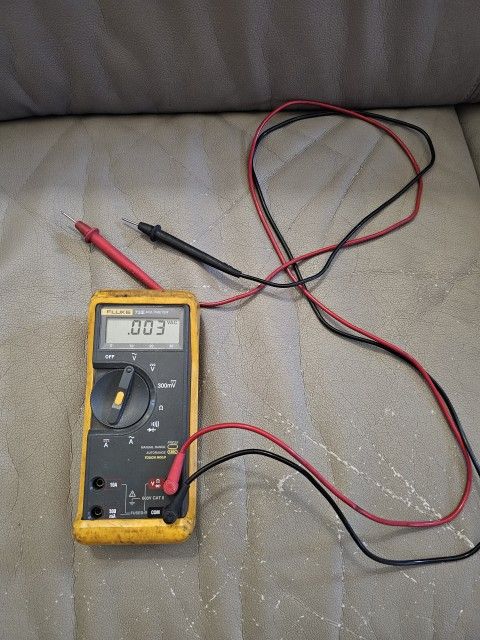 Fluke 73-III Digital Multimeter