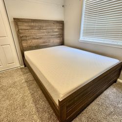 Modern Mahogany Full Size Bed Frame – Great Condition
