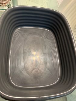 Cat litter box