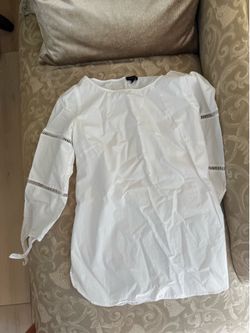Talbots white blouse with lace detail. Size: XS #lace #blouse