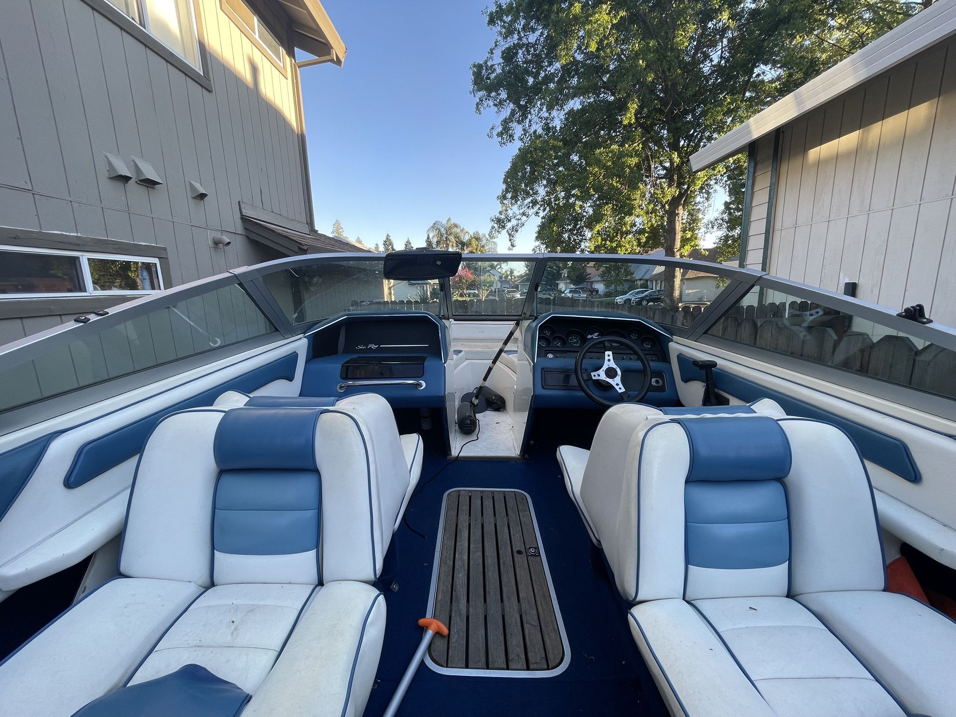 1989 Sea Ray boat