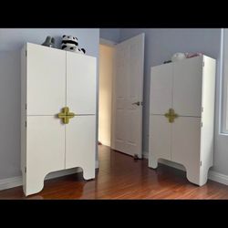 2 Wall Cabinets Good Conditions Give Me Offer